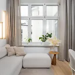The Champagne Suite City Center